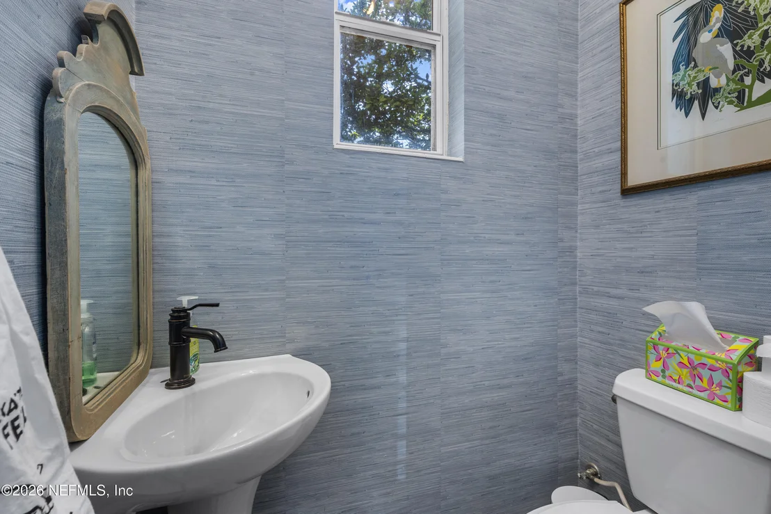 Photo of 4703 QUEEN Lane