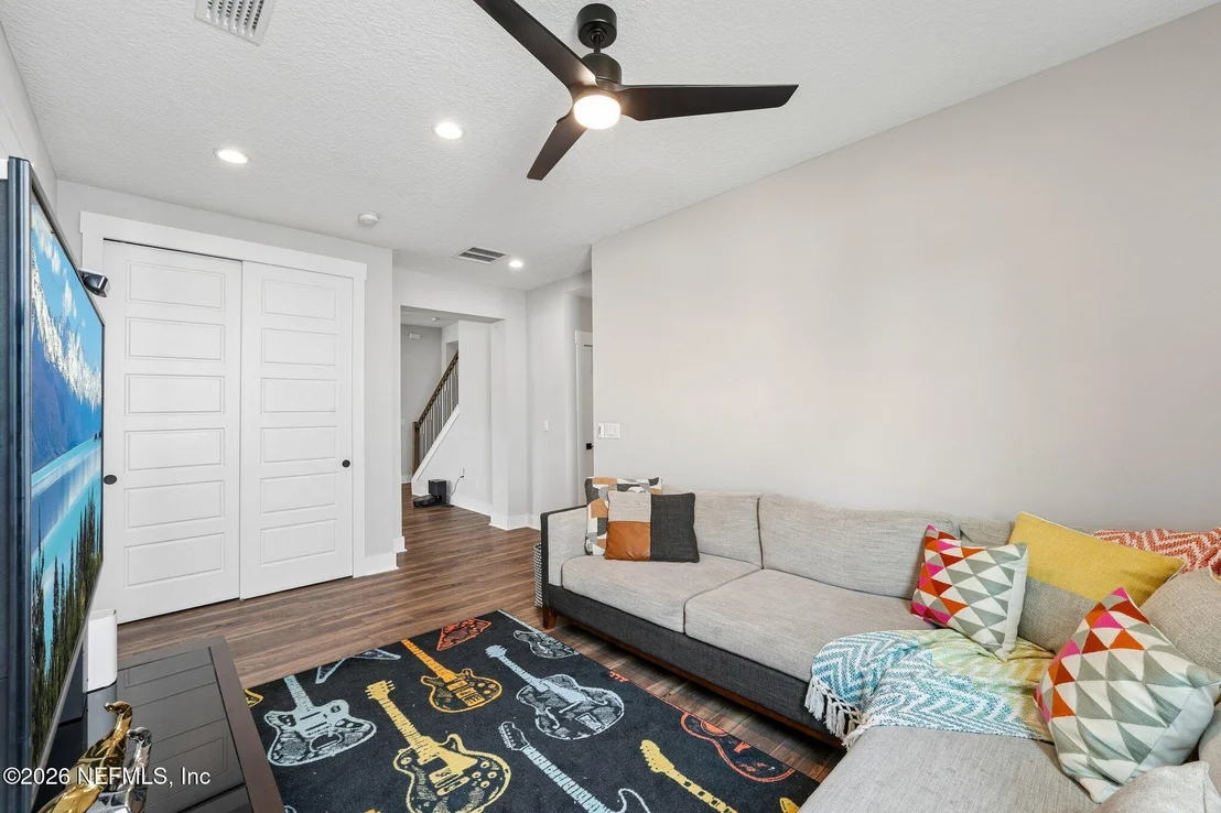 Photo of 10223 SILVERBROOK Trail
