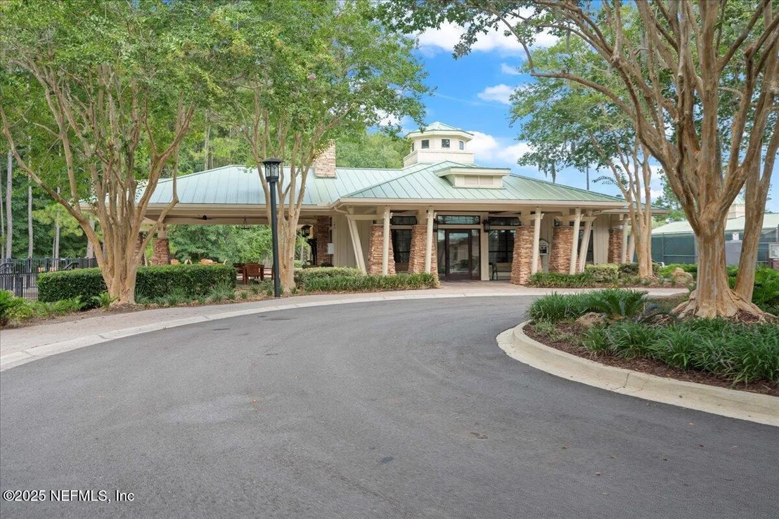 Photo of Unit 302 at 955 REGISTRY Boulevard