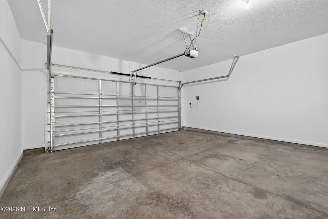 Photo of 304 N HIDDEN TREE Drive