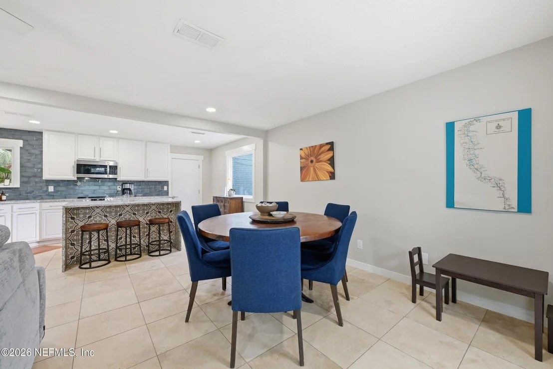 Photo of 276 HARBOR Drive