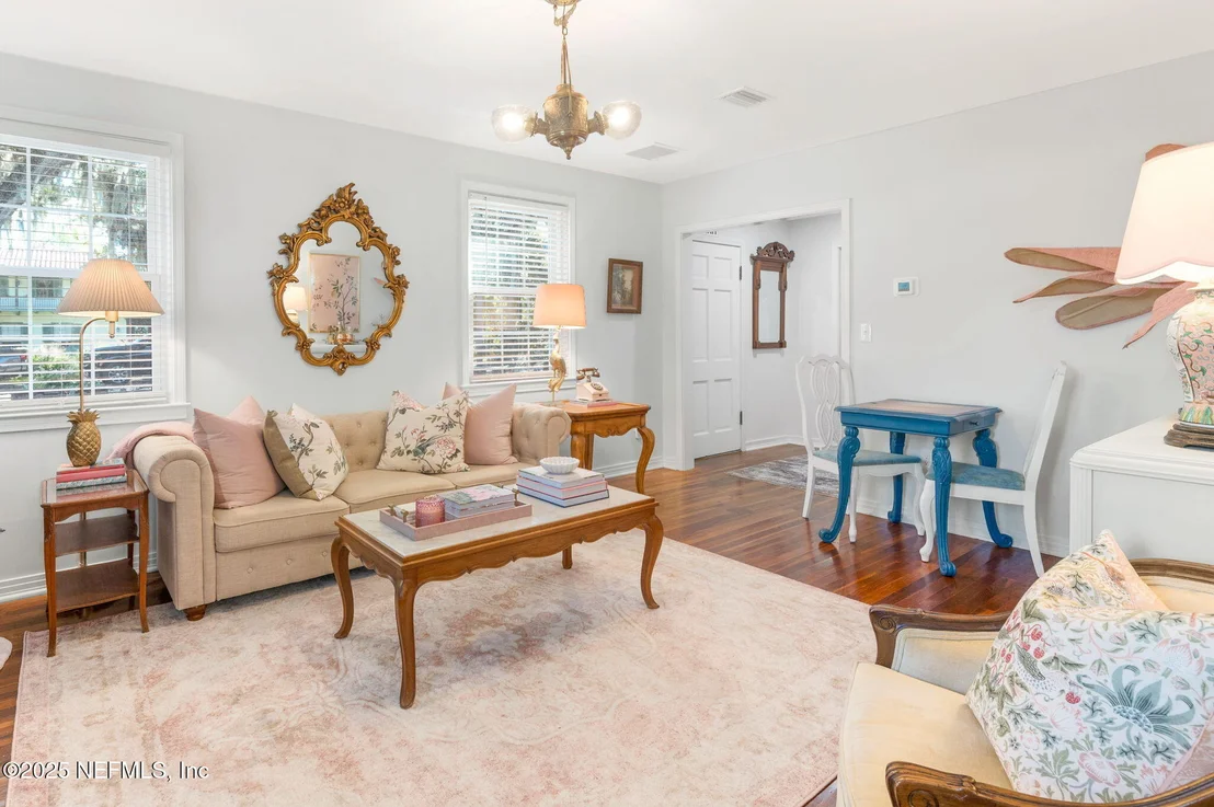 Photo of 42 MAGNOLIA Avenue