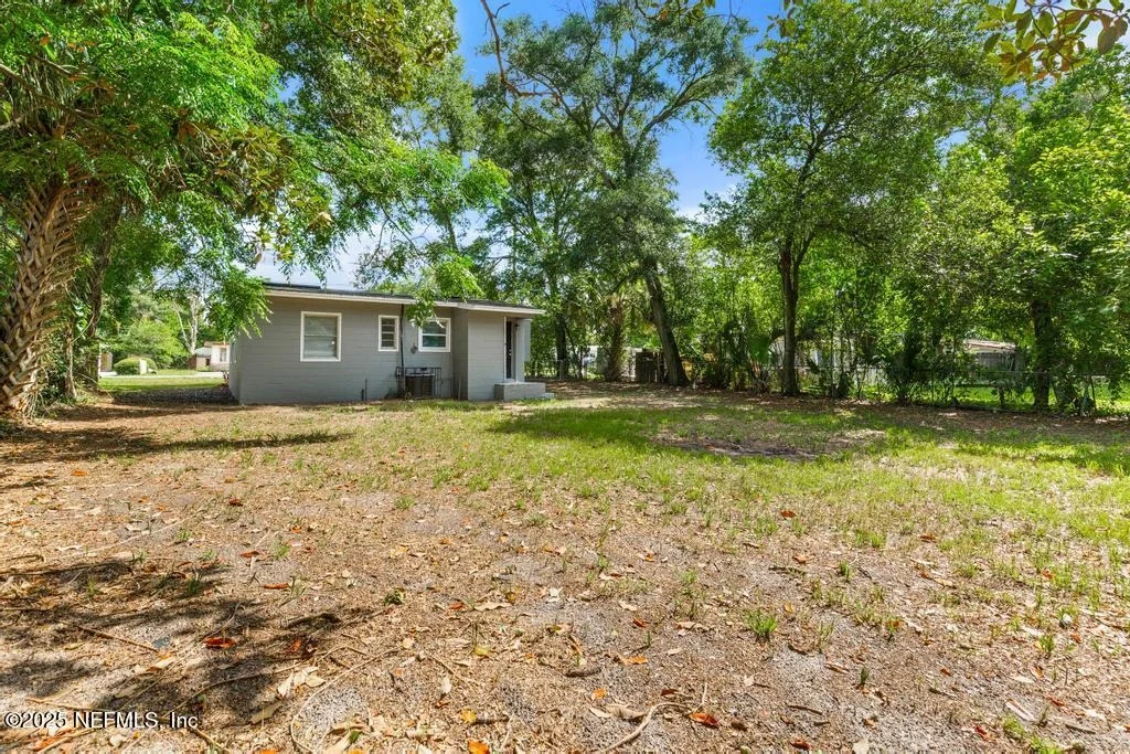 Photo of 9814 BUNCOME Road