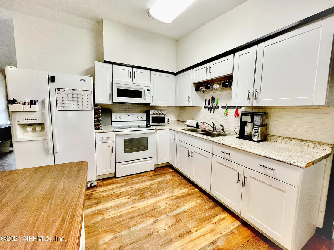 Photo of 303 RIO Road