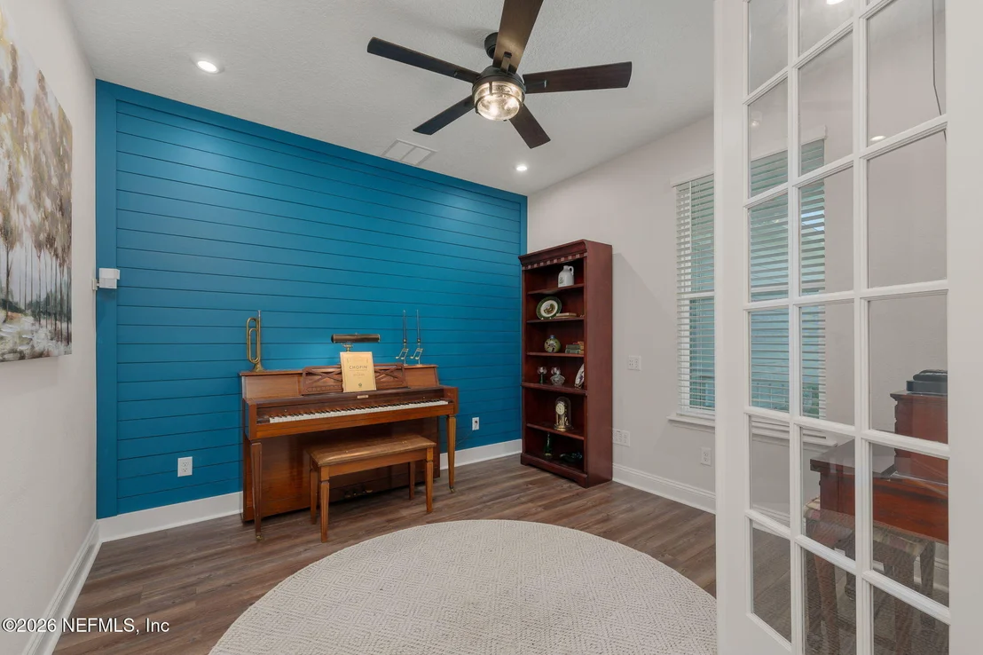 Photo of 236 LADYSLIPPER Drive