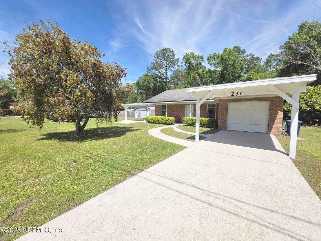 Photo of 231 3RD (INCLUDES ADJACENT LOT) Street W