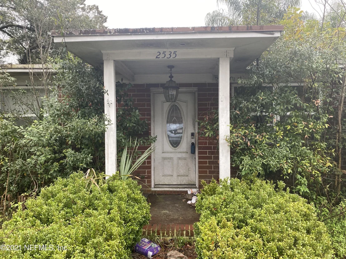 Photo of 2535 CESERY Boulevard