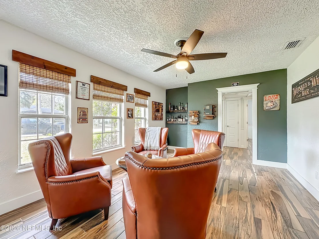 Photo of 18 SOLANO Avenue