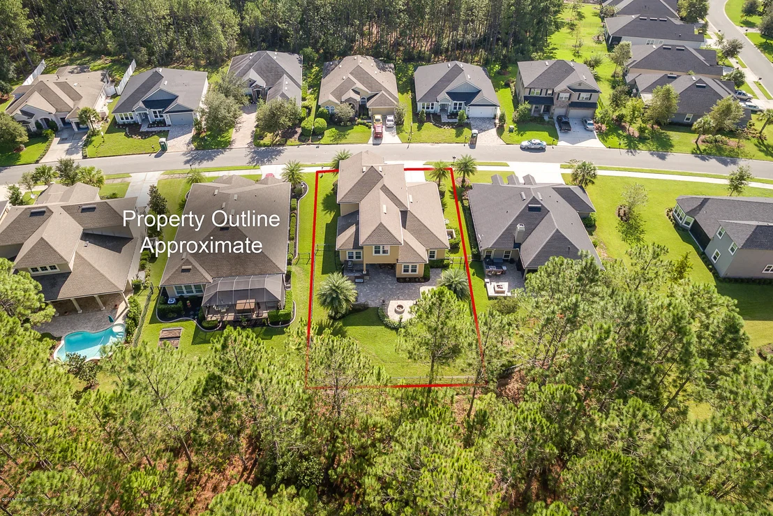 Photo of 2004 BRIDGEWOOD Drive