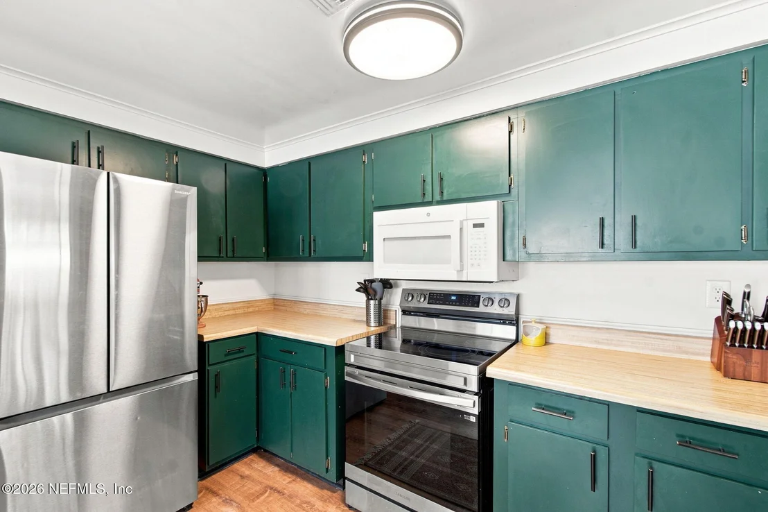 Photo of 33485 MEADOWS Lane