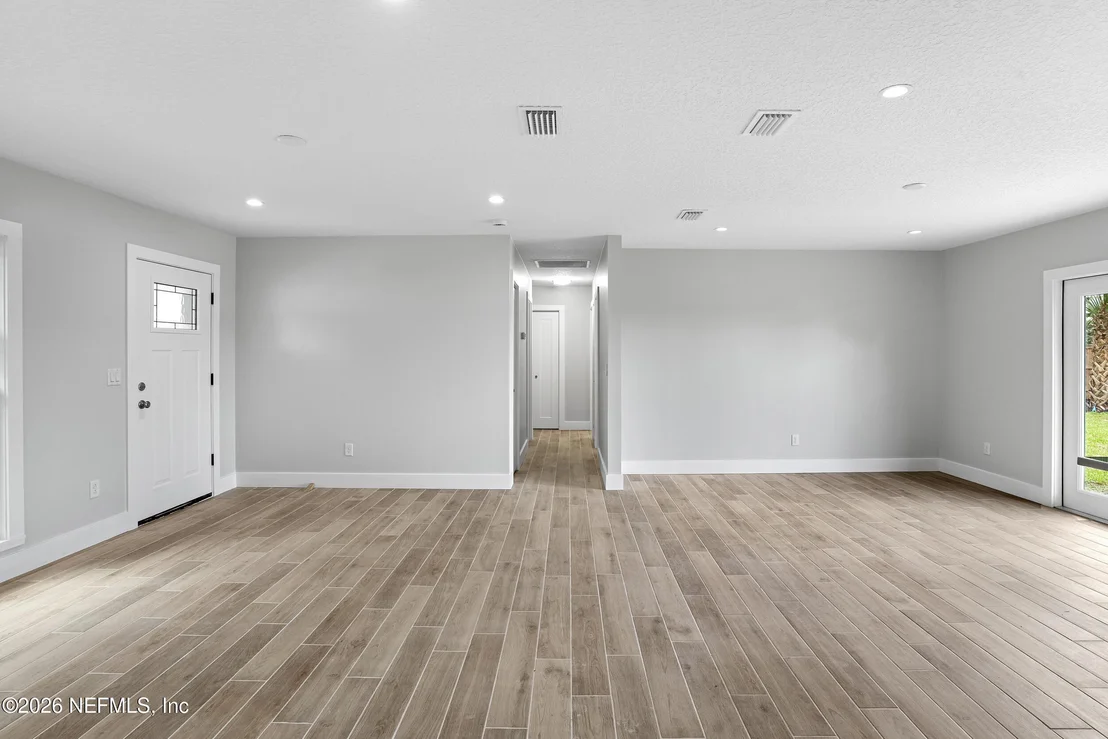 Photo of 1864 BUCCANEER Drive