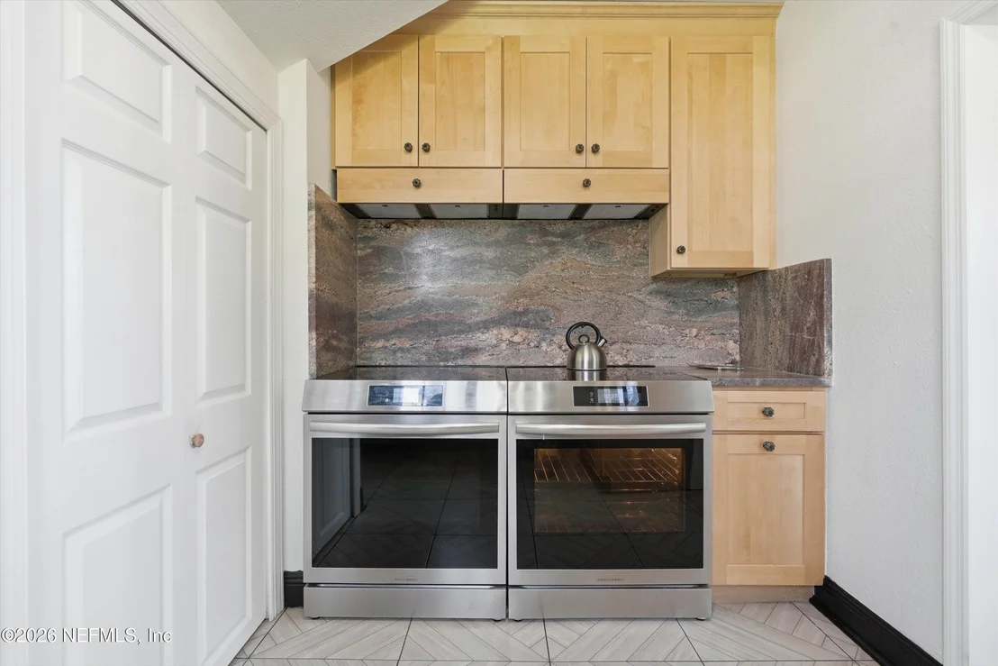 Photo of 1434 RIVER Road