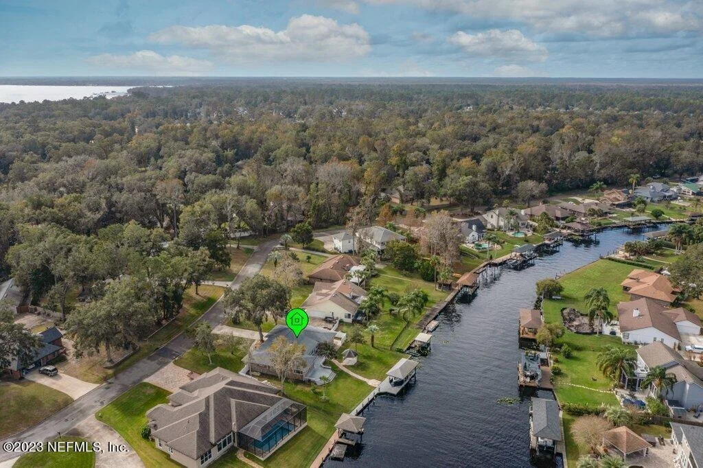 Photo of 241 OAK Drive S