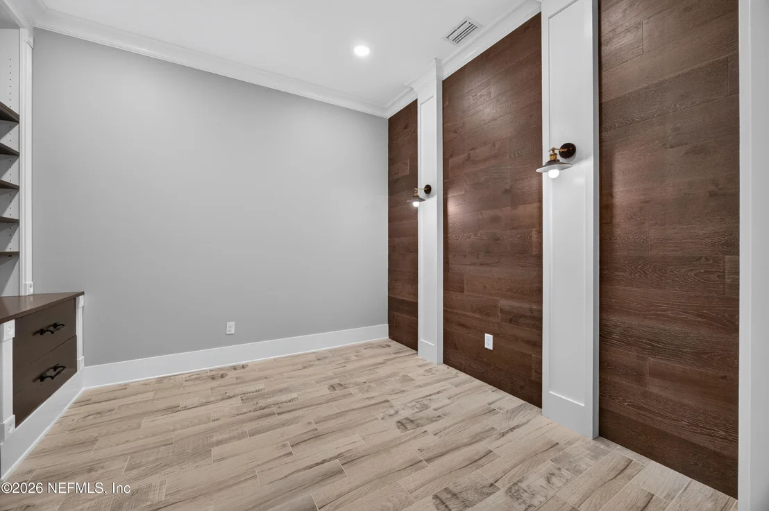Photo of 186 FRESHWATER Drive