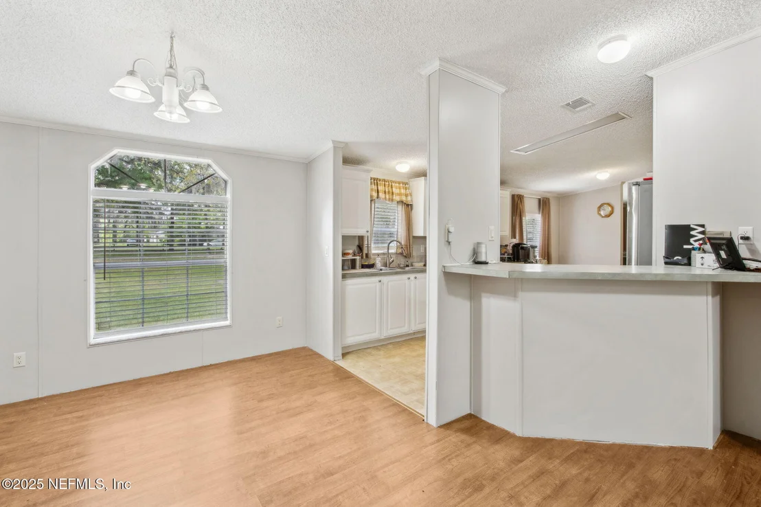 Photo of 812 JONATHAN Road