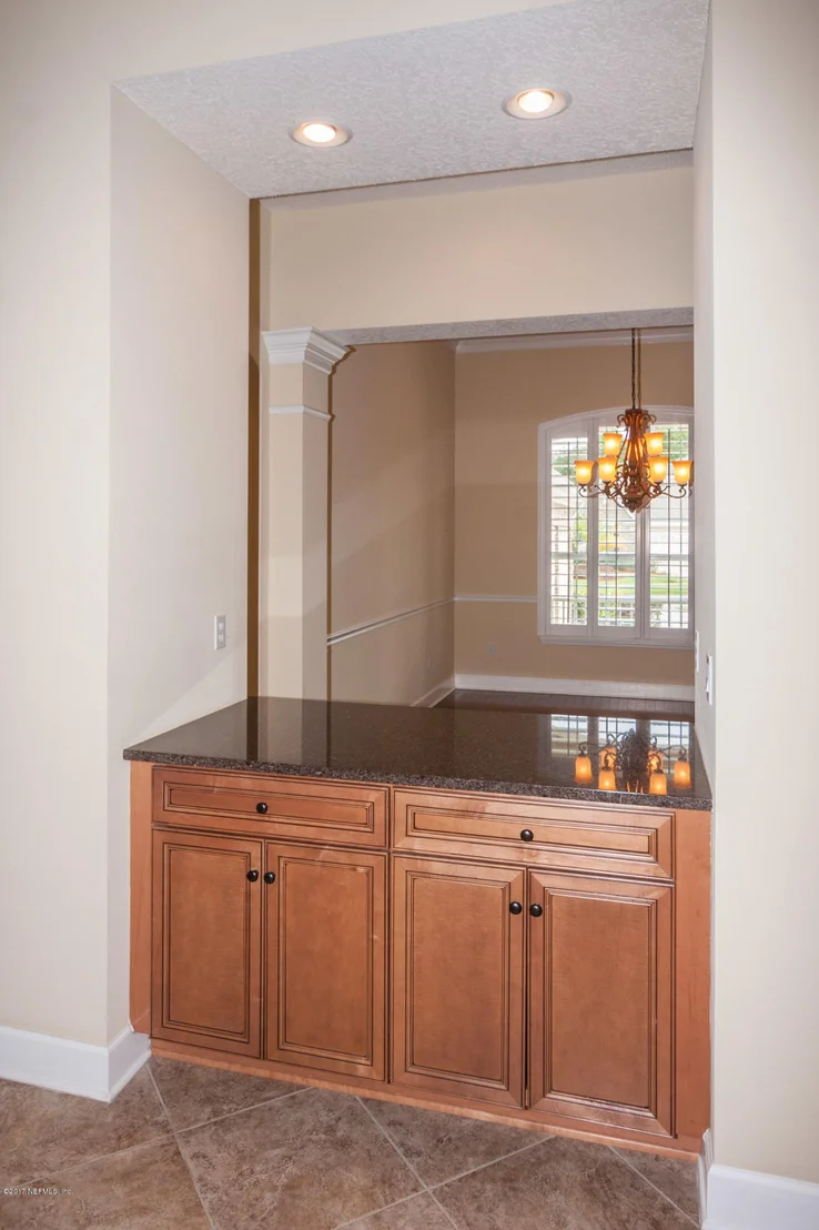 Photo of 171 LA MESA Drive