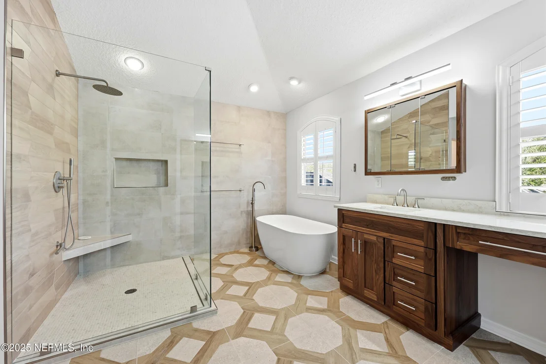 Photo of 537 DANDELION Drive