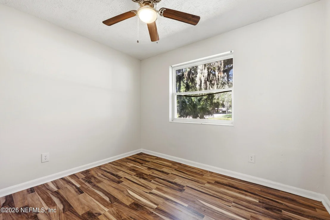 Photo of 2151 MAPLE LEAF Drive E