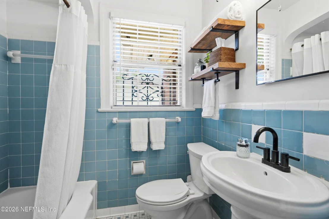 Photo of 1692 PERSHING Road