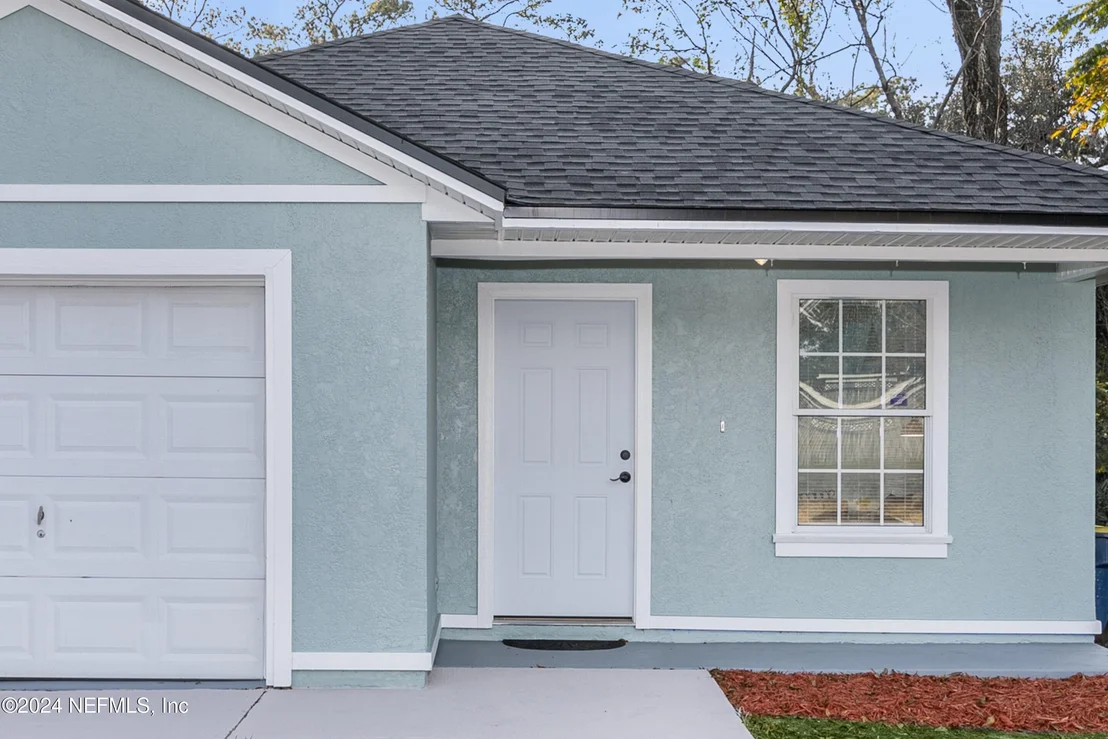 Photo of 498 ARLINGTON Road N