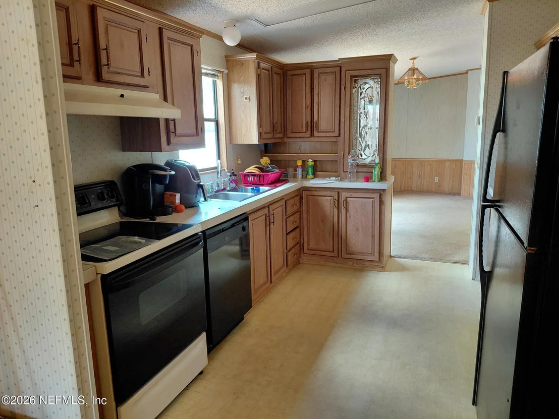 Photo of 106 BREEZEWOOD Circle