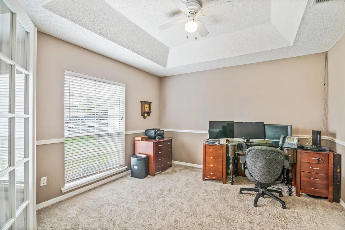 Photo of 221 JOHNS GLEN Drive