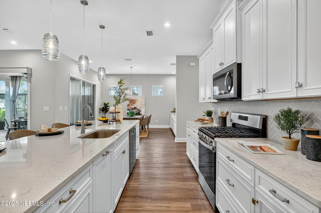 Photo of 243 PINELLAS Way
