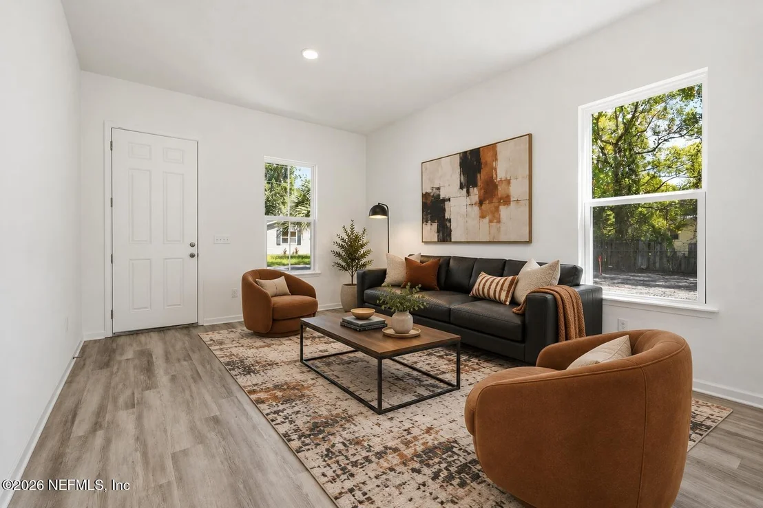 Photo of 863 W 6TH Street