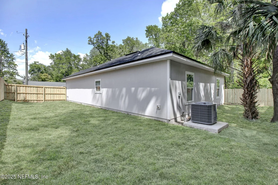 Photo of 6868 CRANE Avenue