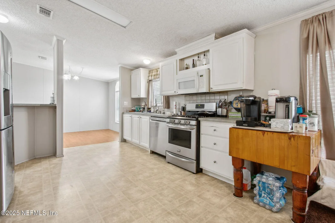 Photo of 812 JONATHAN Road
