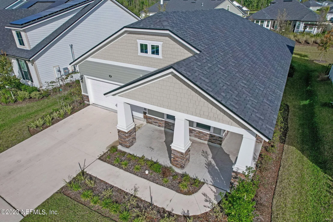 Photo of 152 WINDERMERE Way
