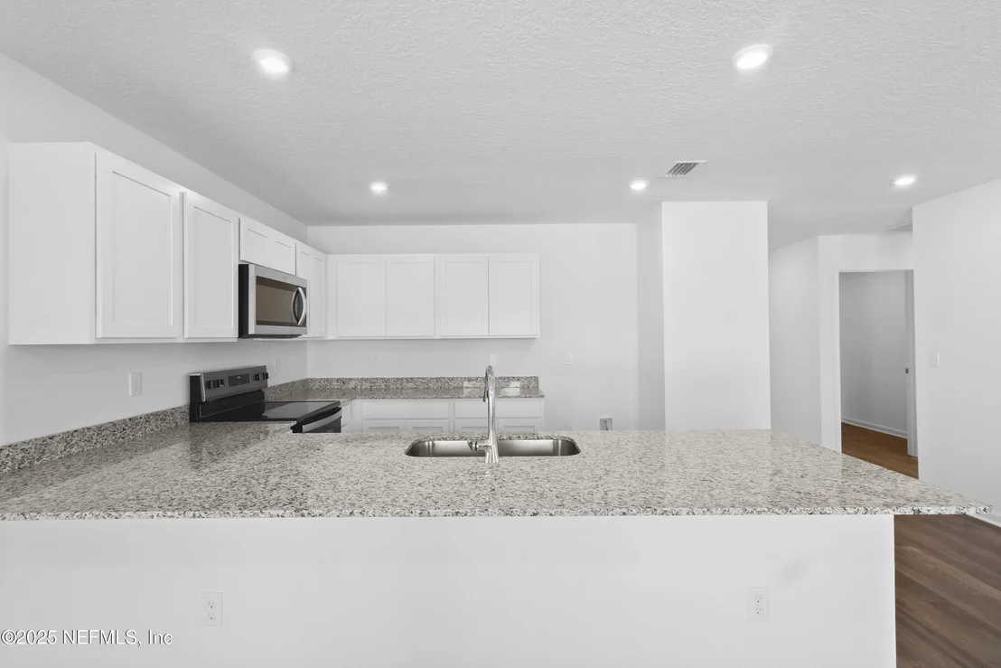 Photo of 10210 LIGHT Avenue