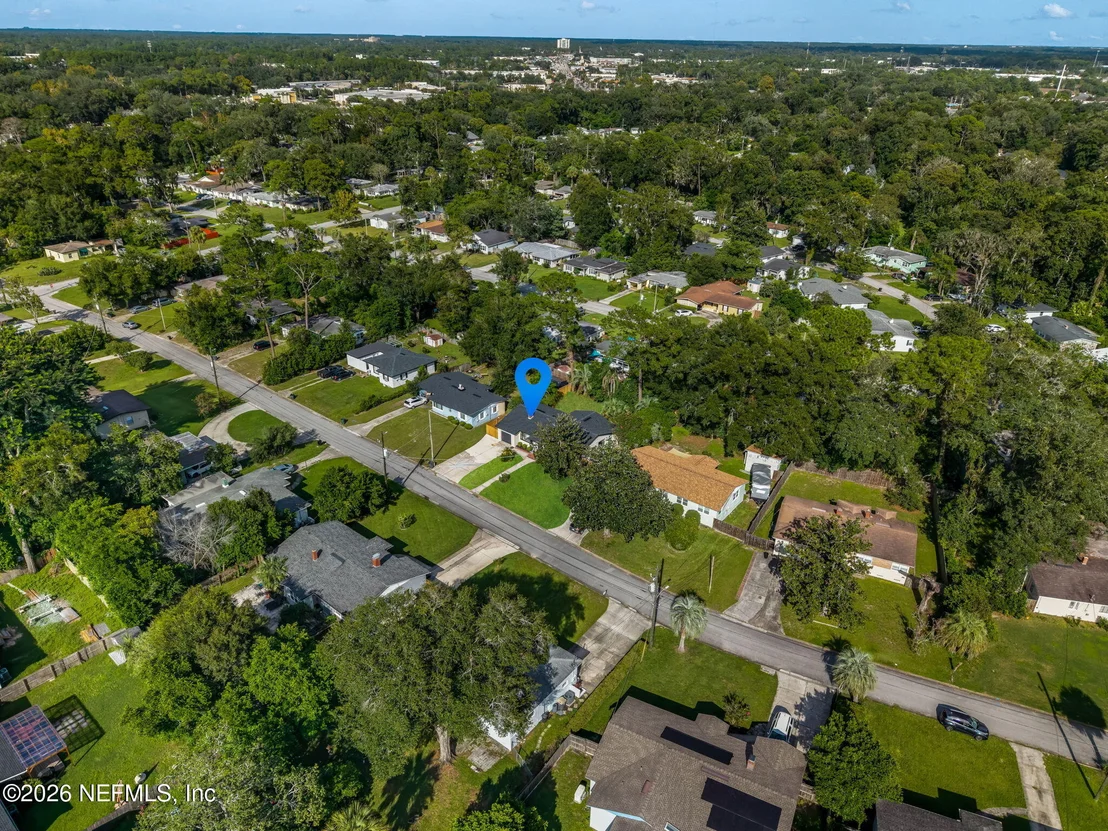 Photo of 6325 MERCER Circle W