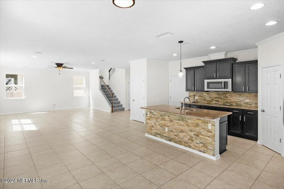 Photo of 472 GLENDALE Lane