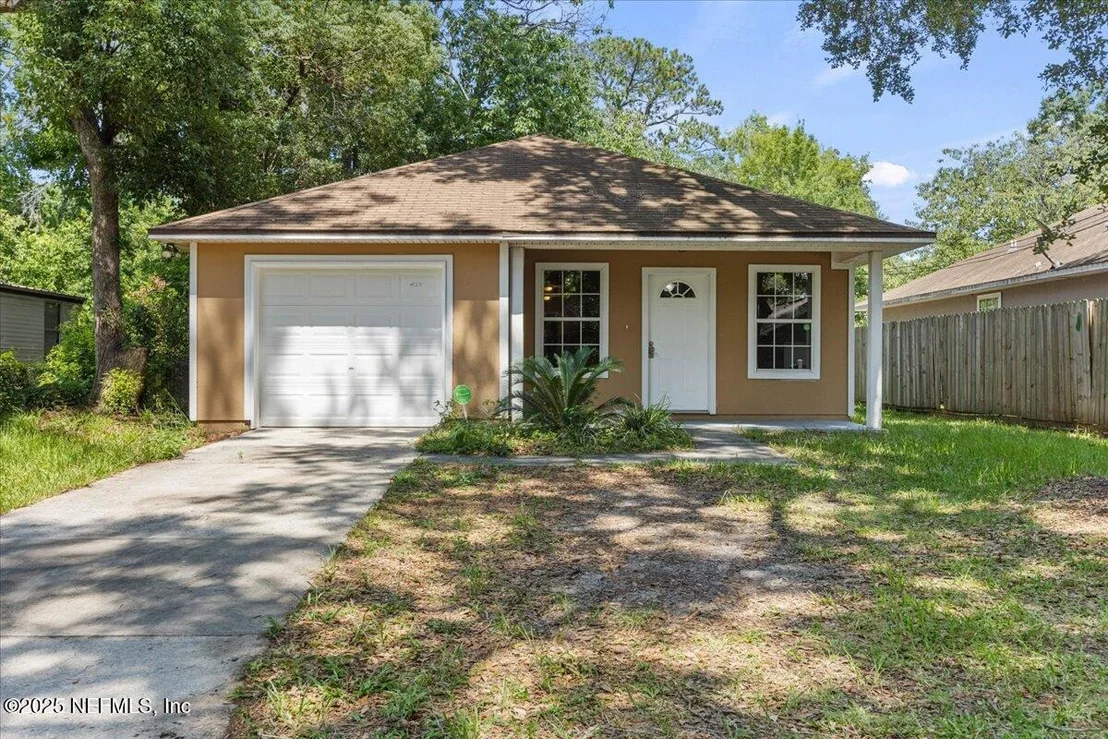 Photo of 4527 CLAIRMONT Road