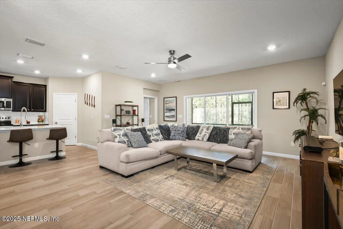 Photo of 9486 LOVAGE Lane