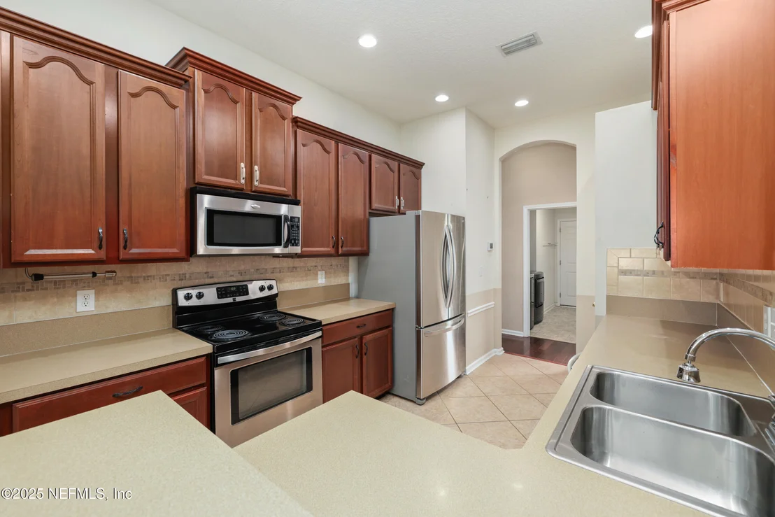 Photo of 408 LAKE MONROE Place