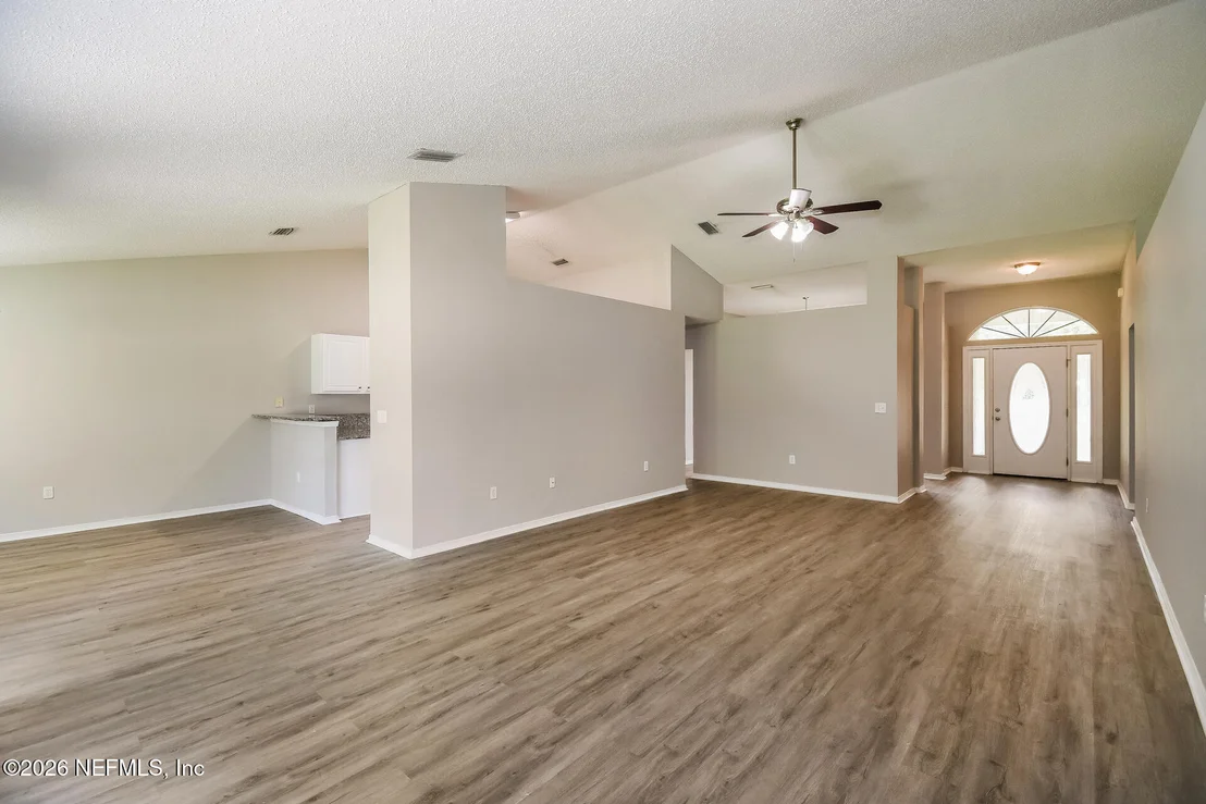 Photo of 2125 PINE TREE Lane