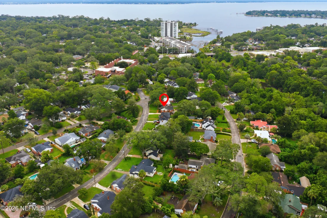 Photo of 1692 PERSHING Road