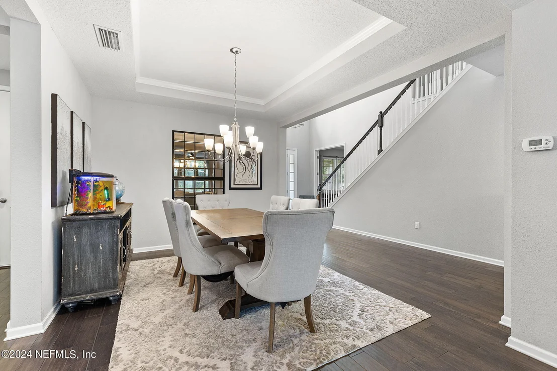 Photo of 387 PALISADE Drive