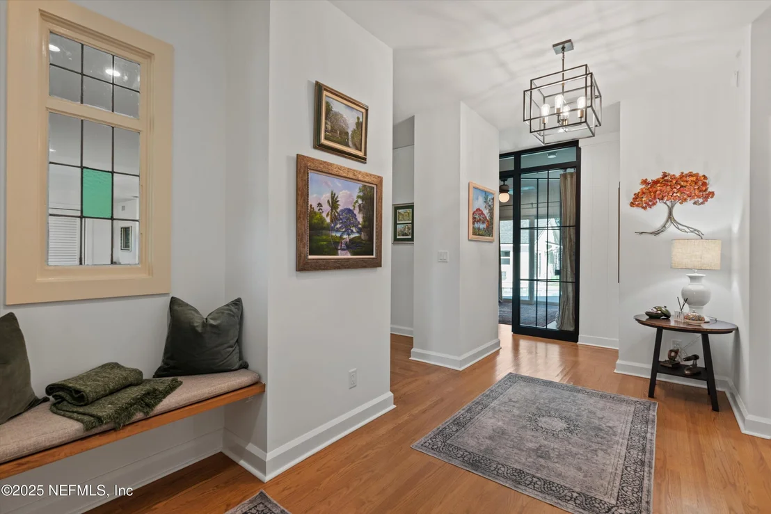 Photo of 2525 LAUREL Road