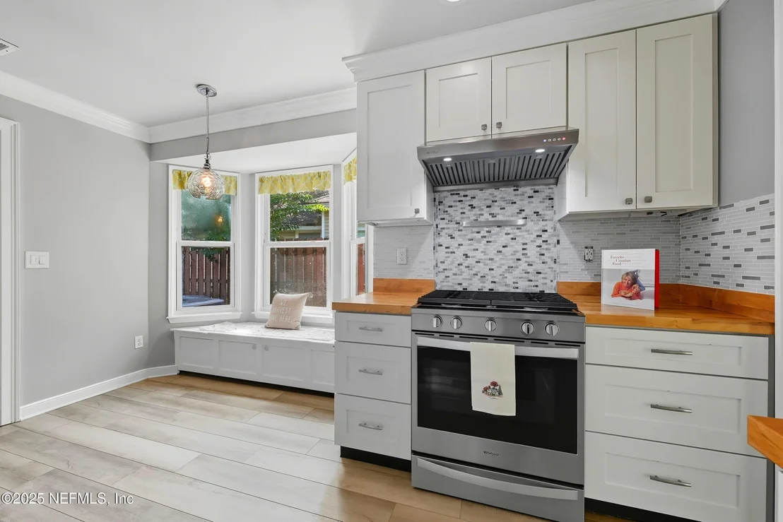 Photo of 1837 WESTON Circle