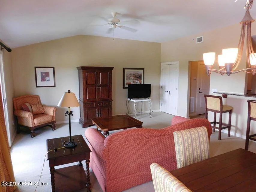 Photo of Unit 302 at 945 REGISTRY Boulevard