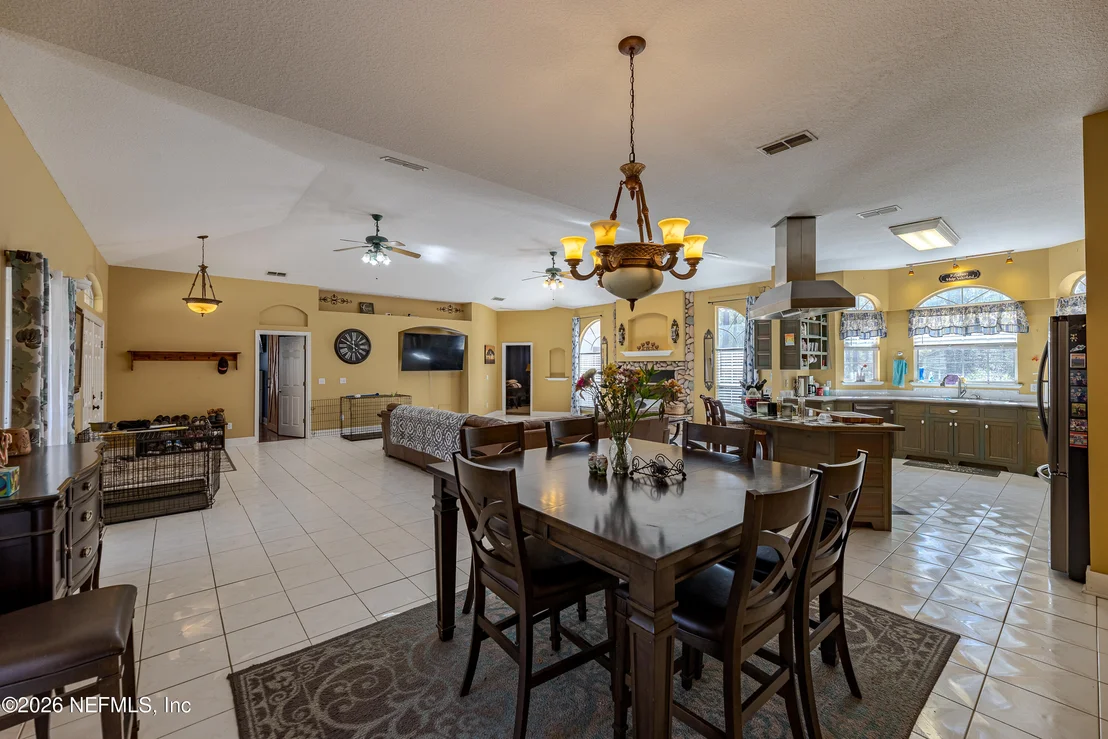 Photo of 8404 NESBITT Road