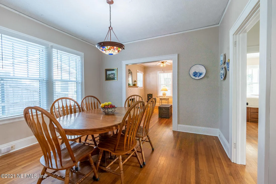 Photo of 4443 BEVERLY Avenue
