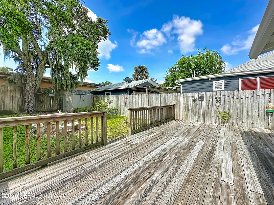 Photo of 17 BALLARD Avenue