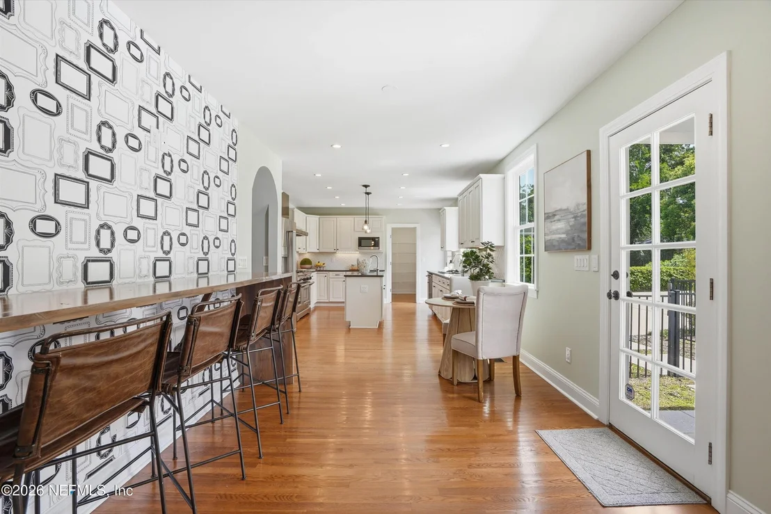 Photo of 1052 HOLLY Lane