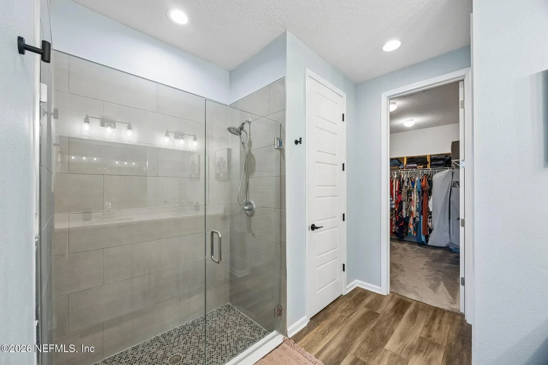 Photo of 141 LINSBURY Court