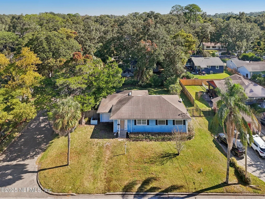 Photo of 2707 MERWYN Road