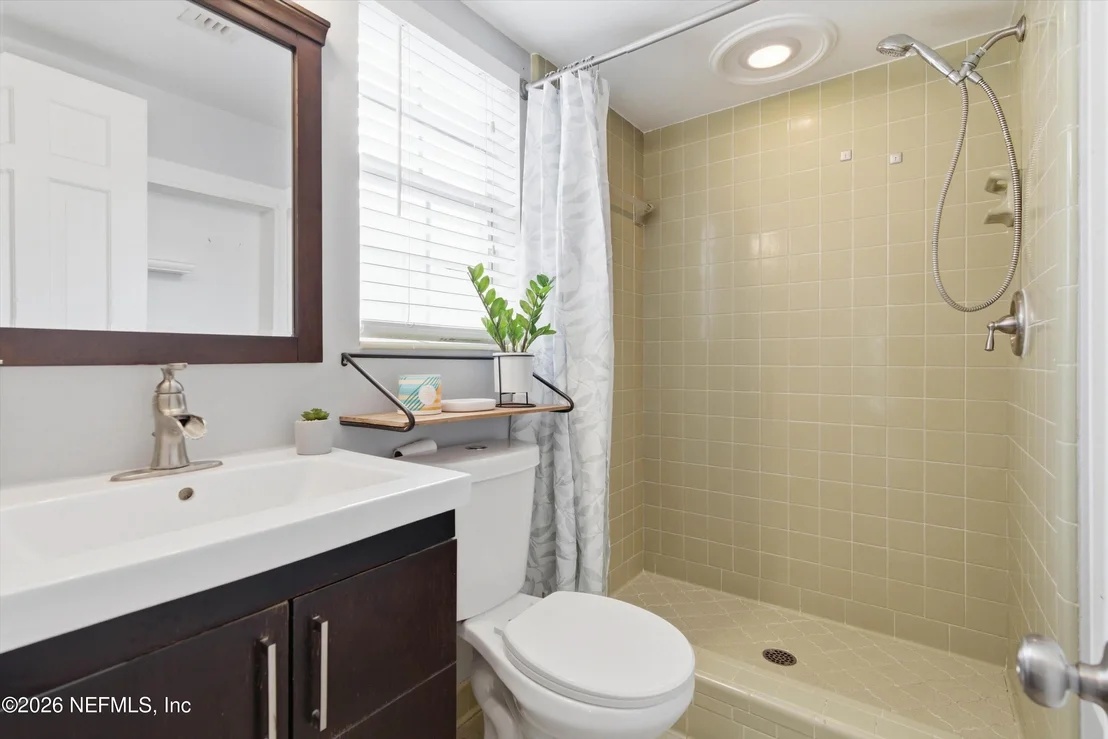 Photo of 2438 BUTTONWOOD Drive